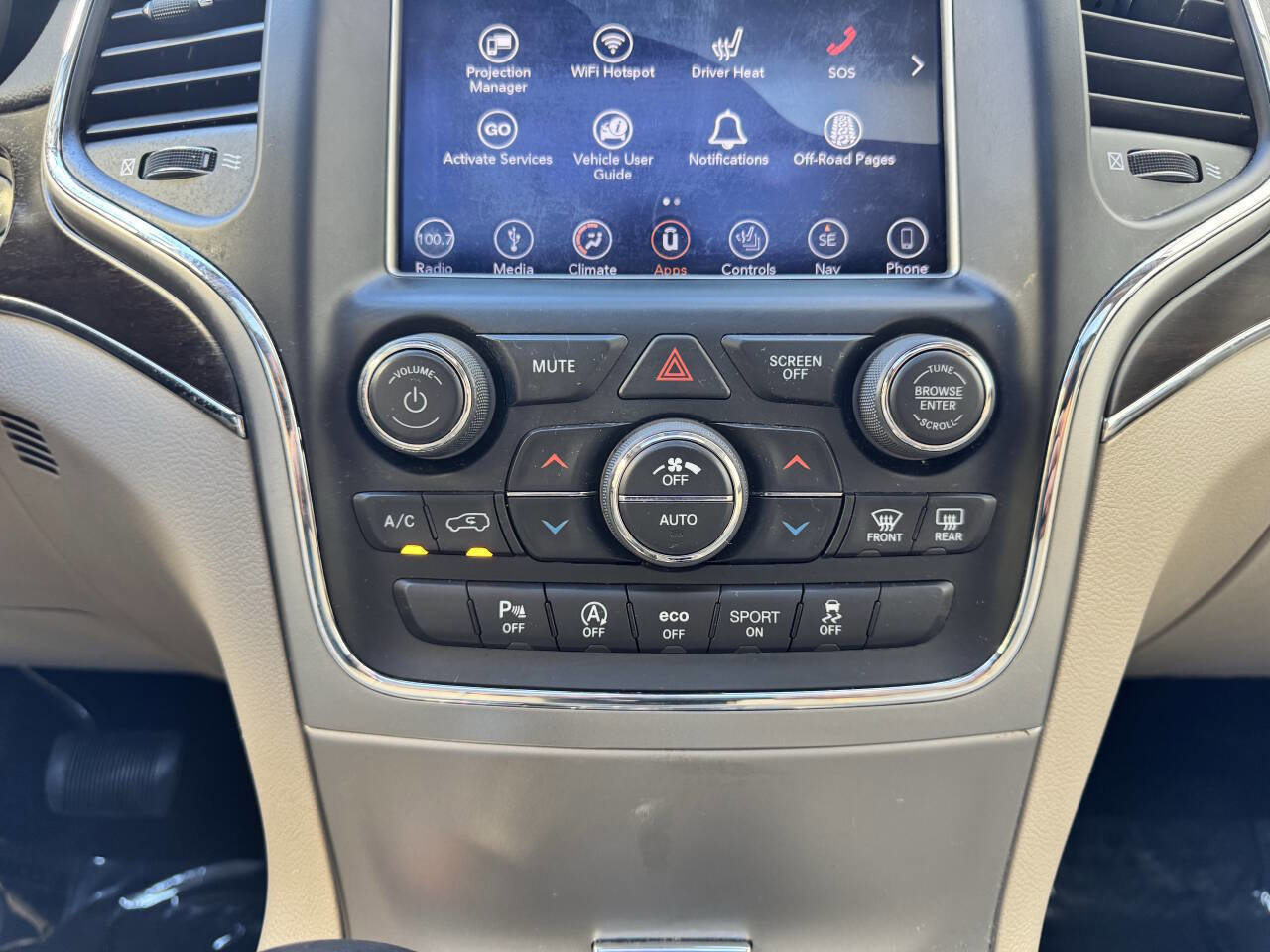 Used 2018 Jeep Grand Cherokee Limited image 31