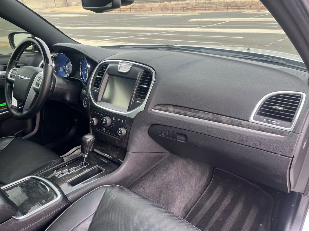 Used 2012 Chrysler 300 C image 29