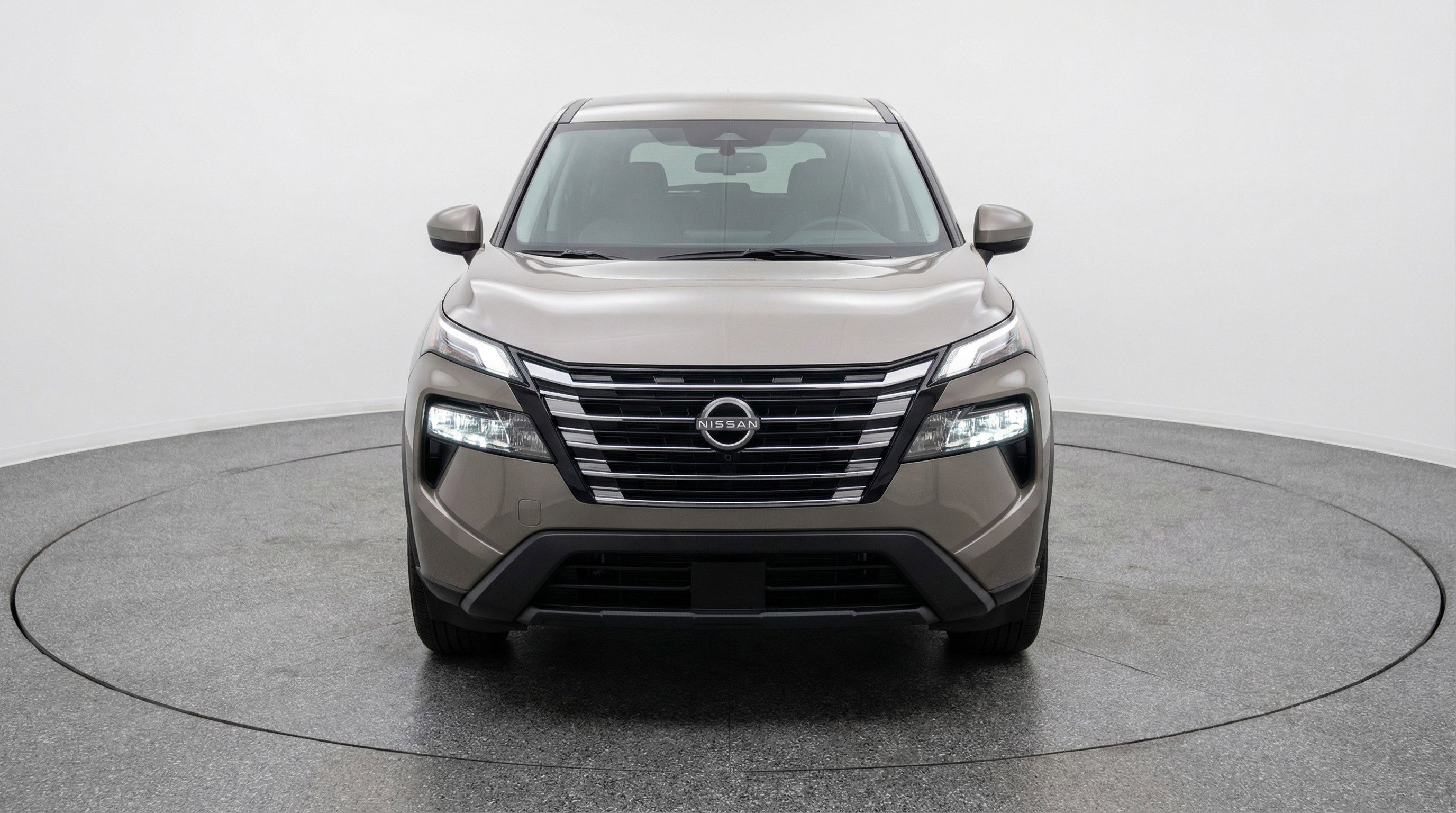 Used 2025 Nissan Rogue SV image 2