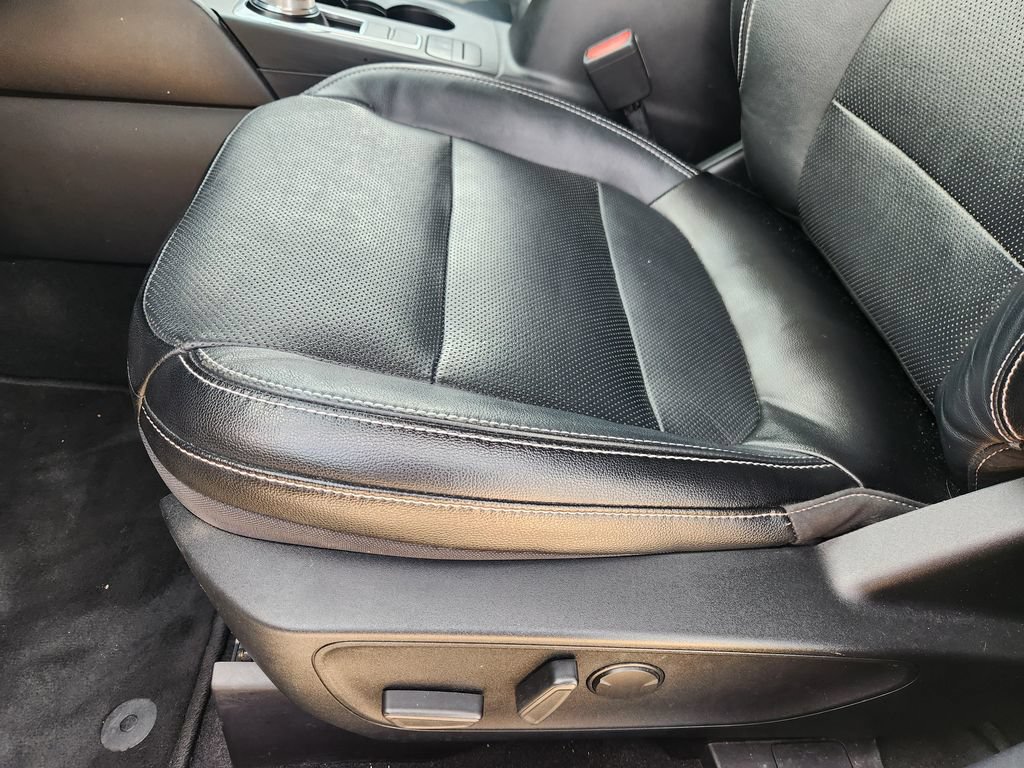 Used 2020 Ford Escape Titanium FWD image 24