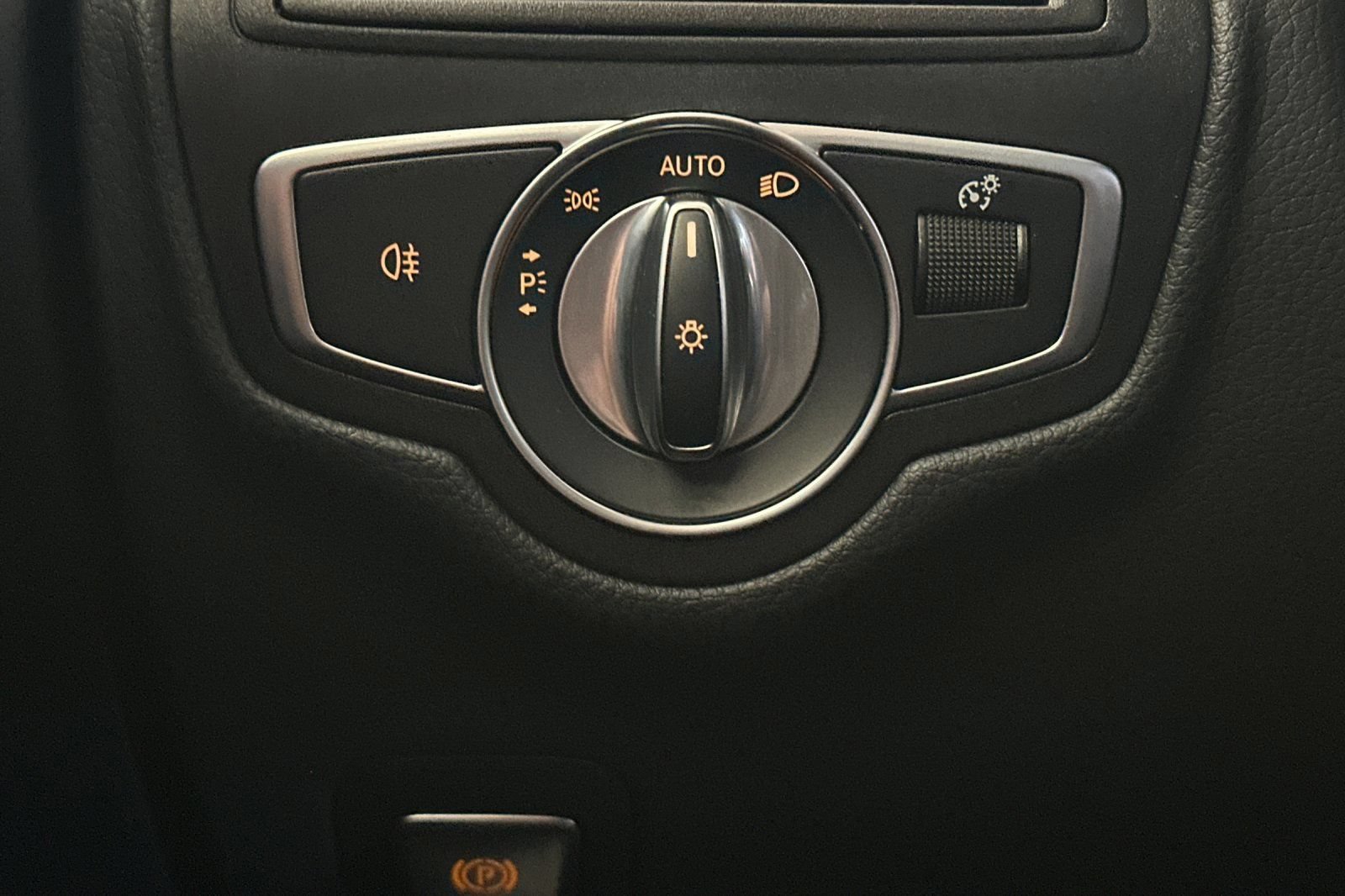 Certified 2021 Mercedes-Benz GLC 300 4MATIC Coupe image 35