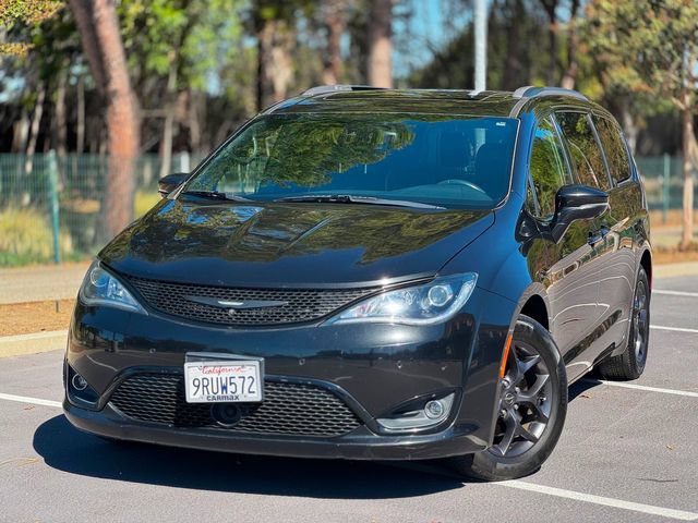 Used 2018 Chrysler Pacifica Limited w/ Advanced Safetytec Group FWD image 7
