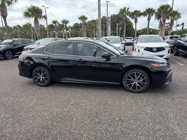 Used 2021 Toyota Camry SE FWD image 18