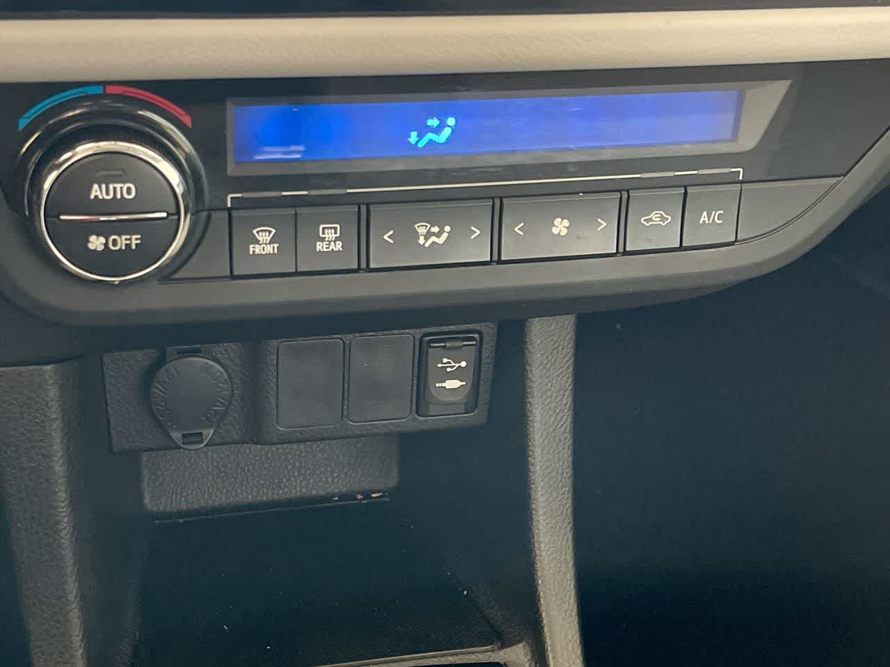 Used 2015 Toyota Corolla LE FWD image 18