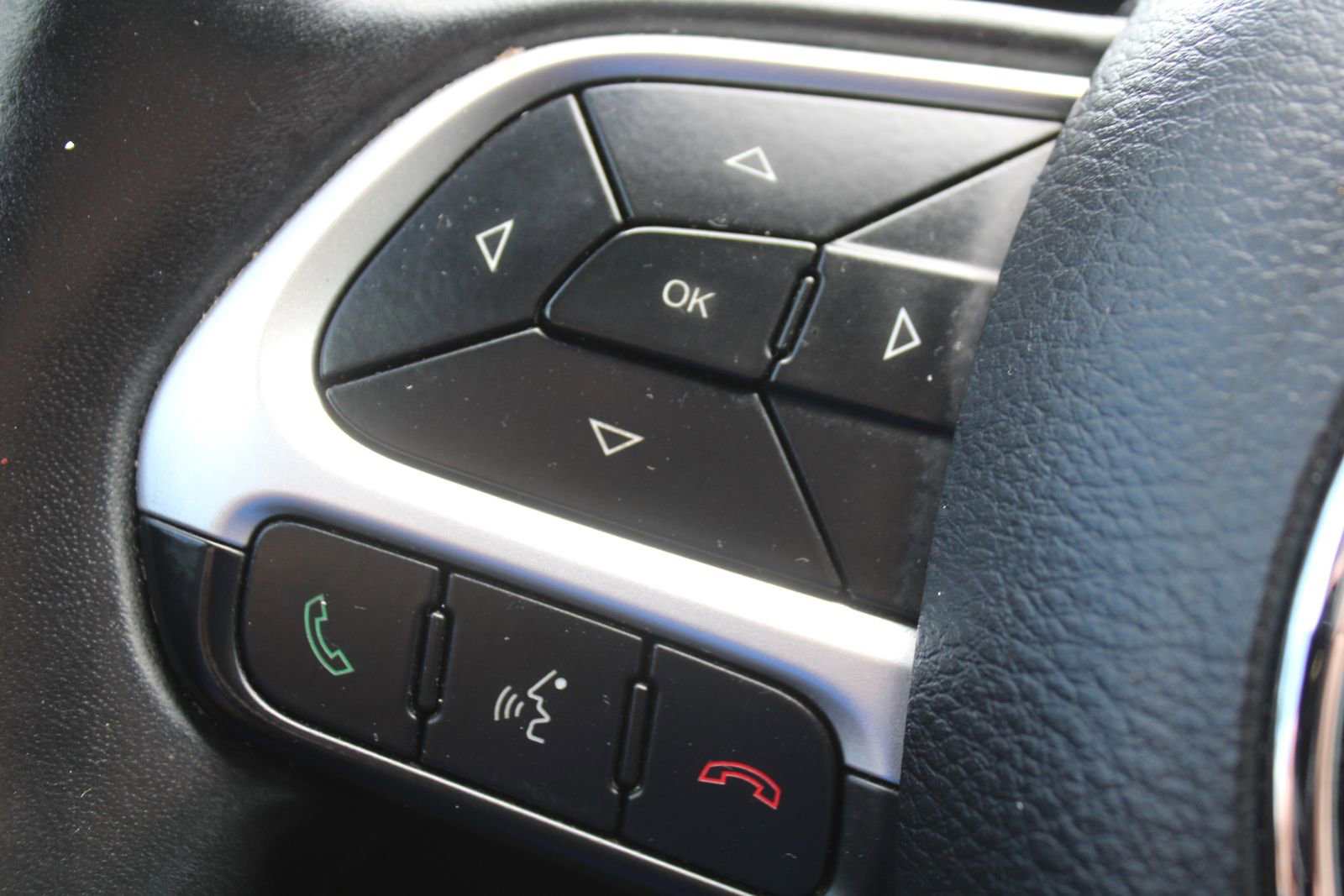 Used 2018 Jeep Compass Altitude image 25