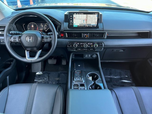 Used 2025 Honda Pilot Touring image 13