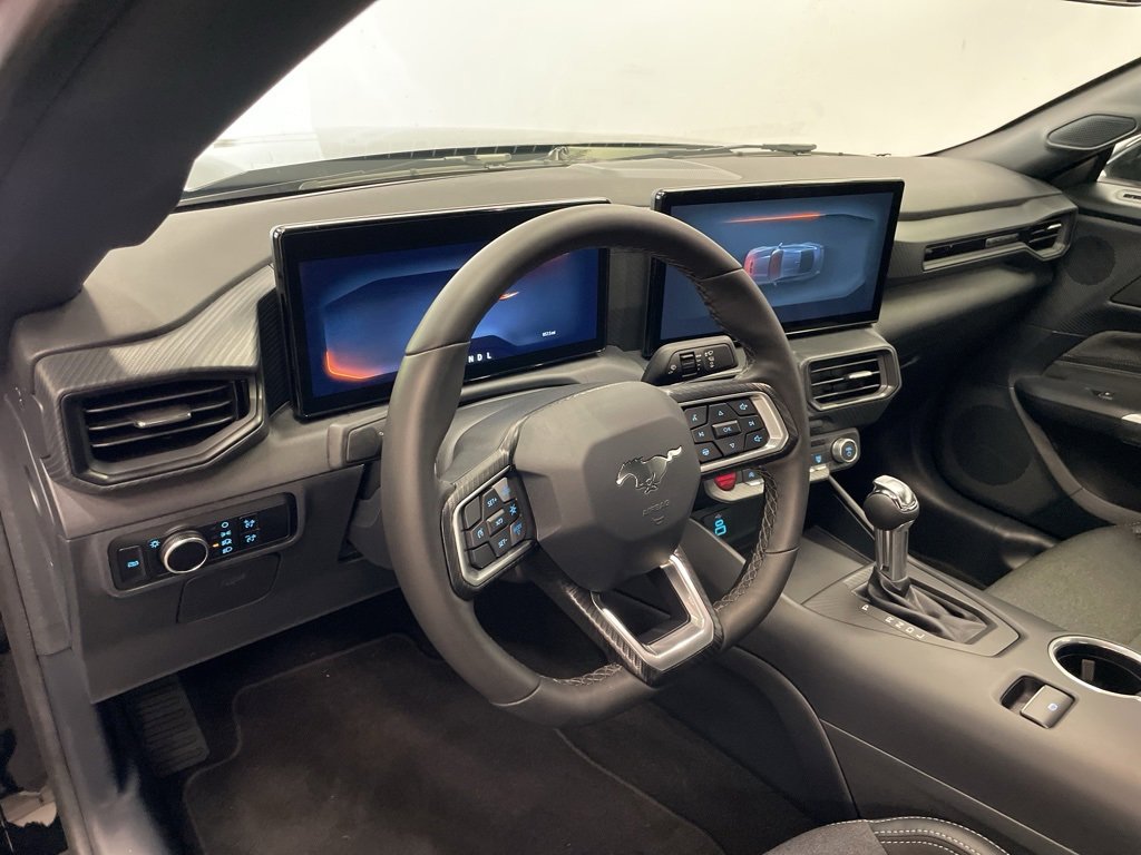 Used 2024 Ford Mustang Convertible image 14