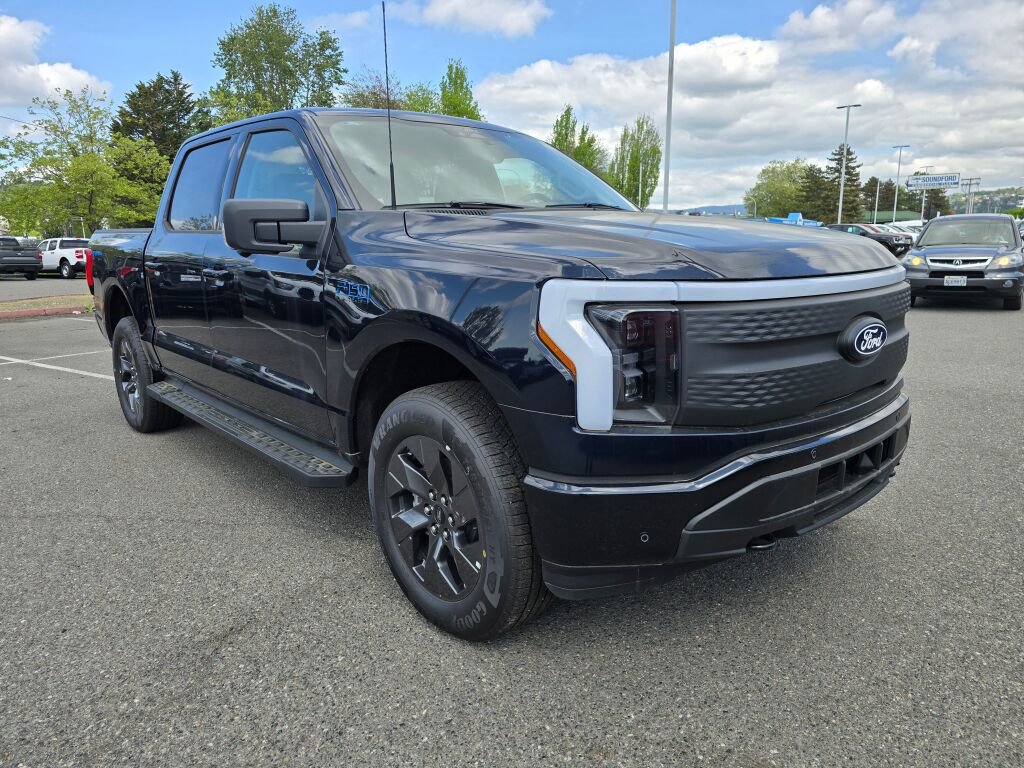 New 2025 Ford F150 Lightning Flash AWD/4WD image 8