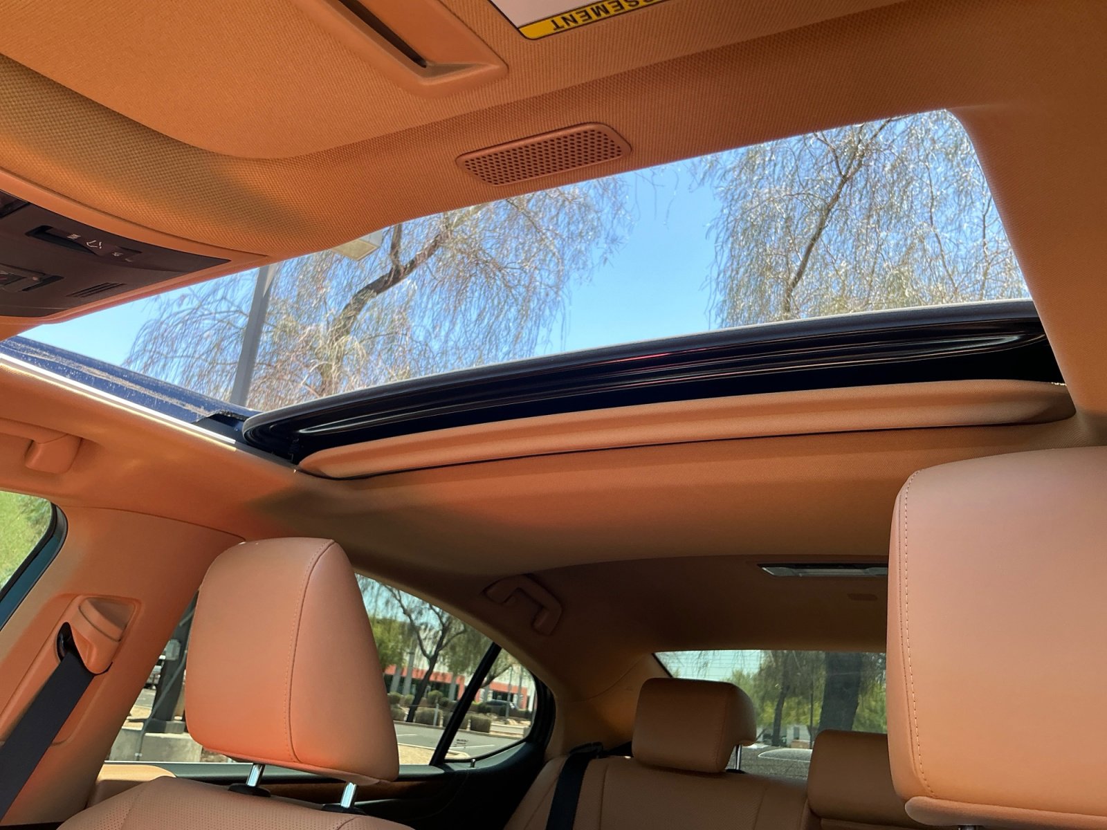 Used 2025 Lexus ES 300h w/ Premium Package FWD image 33