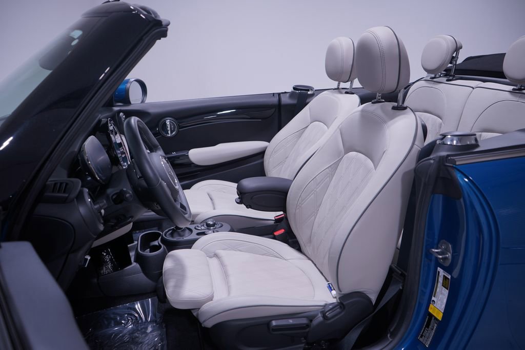 Used 2022 MINI Cooper Convertible w/ Driver Assistance Package FWD image 11