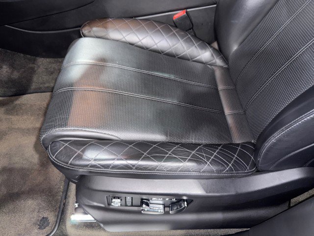 Used 2017 Bentley Bentayga image 53