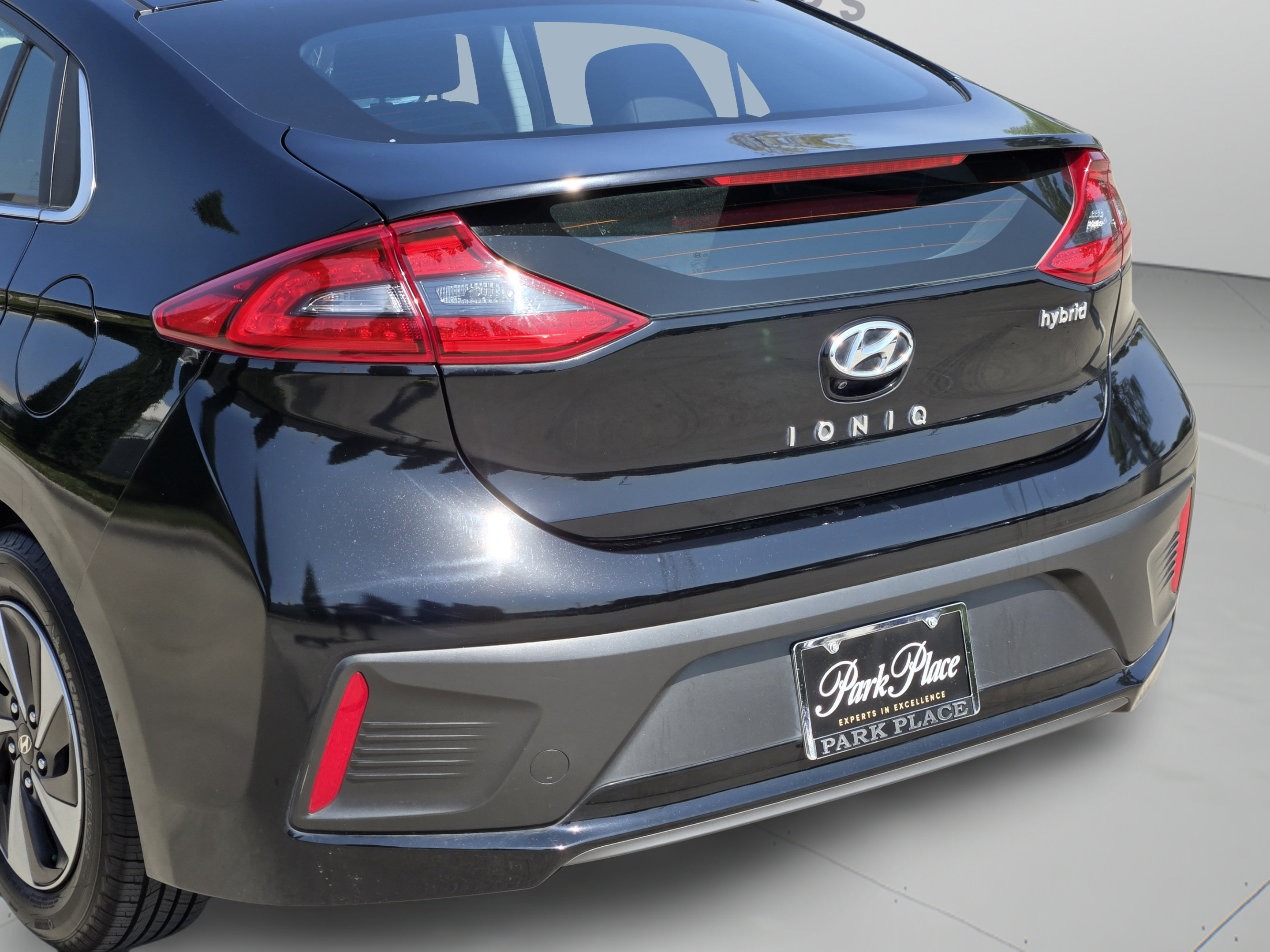 Used 2017 Hyundai Ioniq SEL FWD image 30