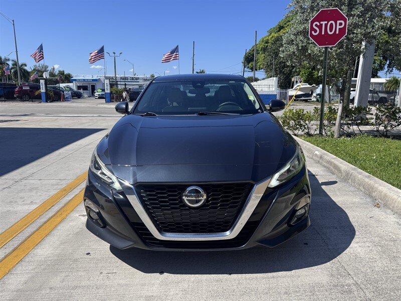 Used 2019 Nissan Altima 2.5 SV FWD image 2