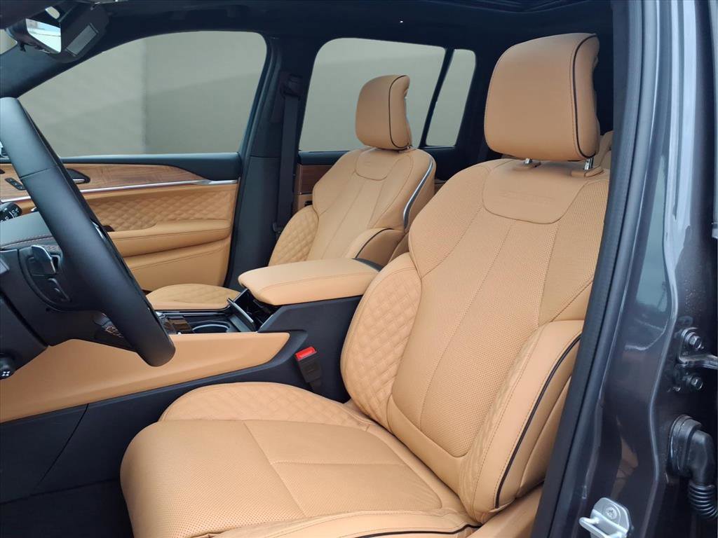 New 2025 Jeep Grand Cherokee Summit image 18