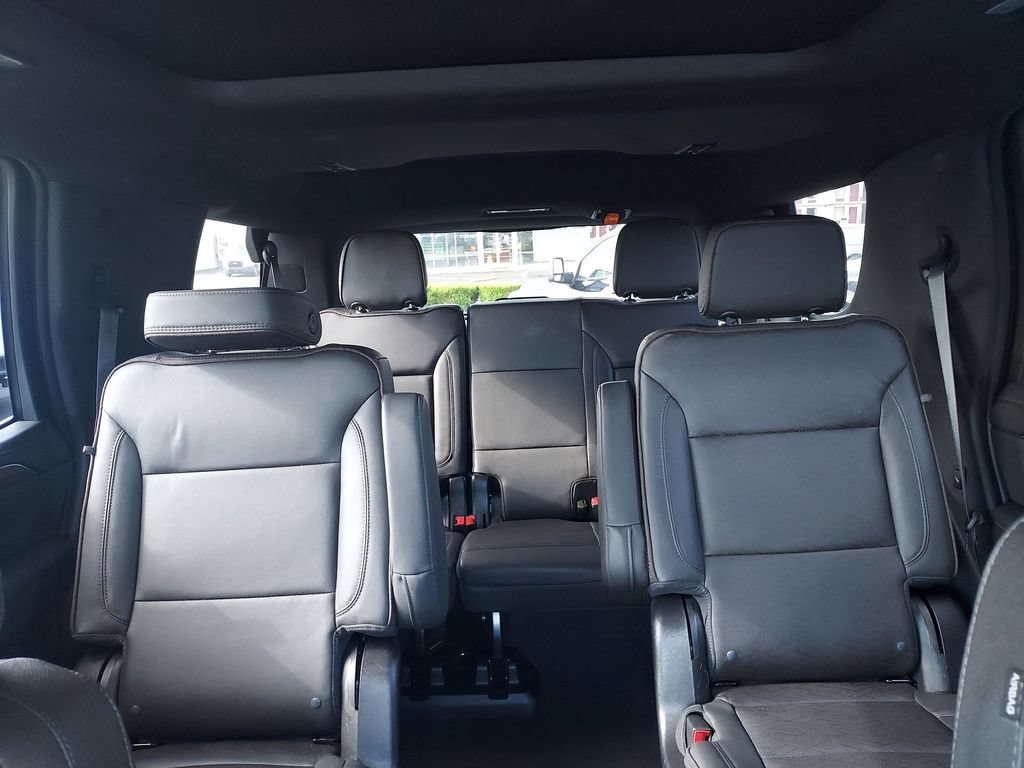 Used 2023 Chevrolet Tahoe High Country AWD/4WD image 13