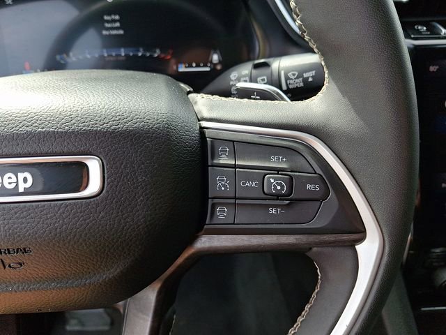 Used 2023 Jeep Grand Cherokee L Limited w/ Luxury Tech Group II AWD/4WD image 22