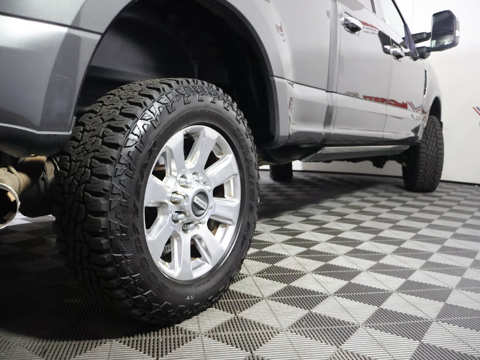Used 2017 Ford F250 4x4 Crew Cab Super Duty image 13