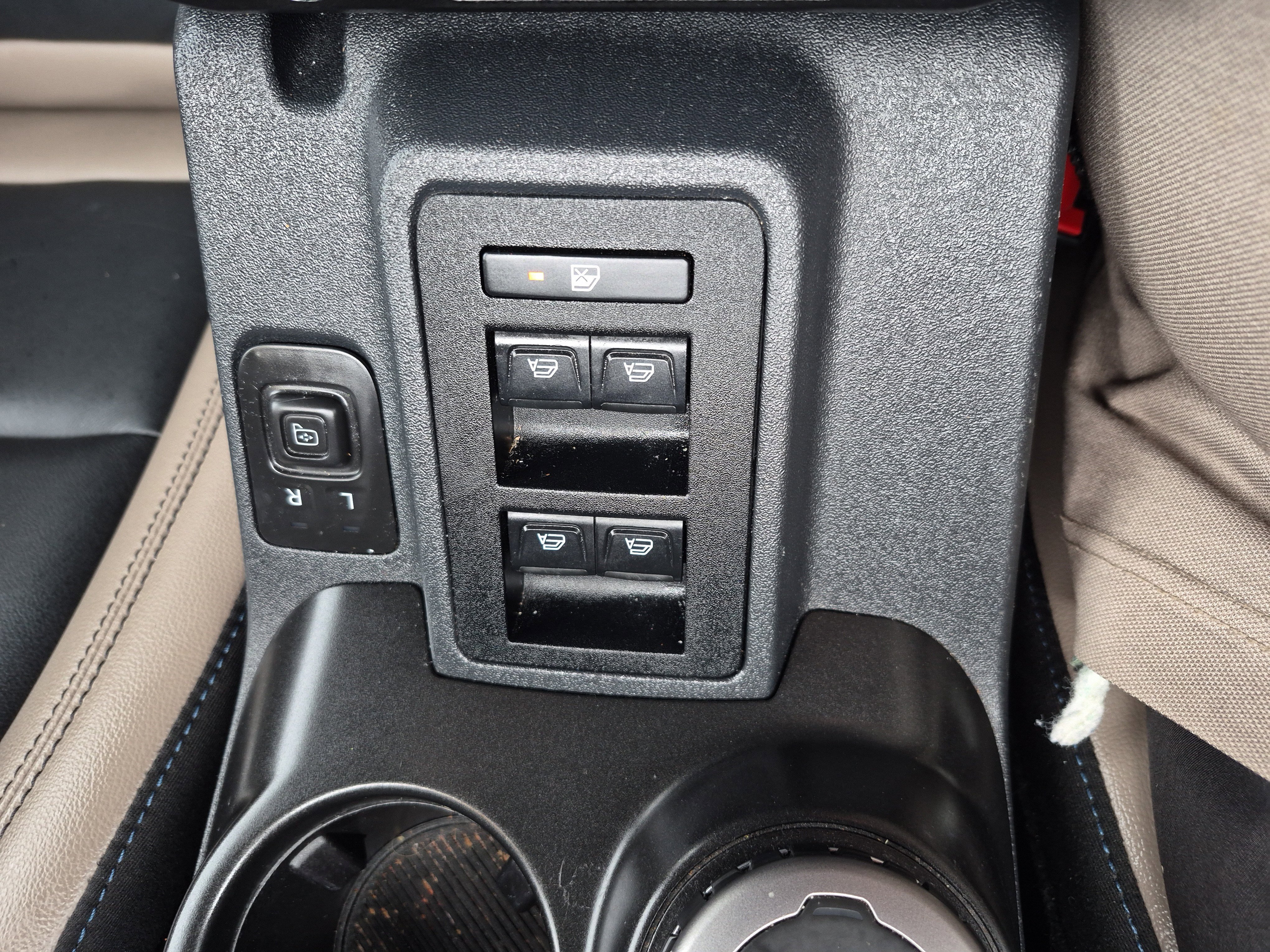 Used 2023 Ford Bronco Wildtrak image 32