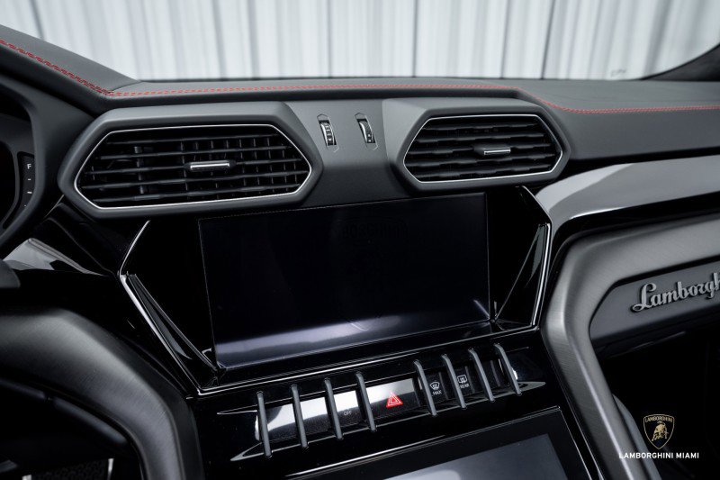 Used 2024 Lamborghini Urus S image 31