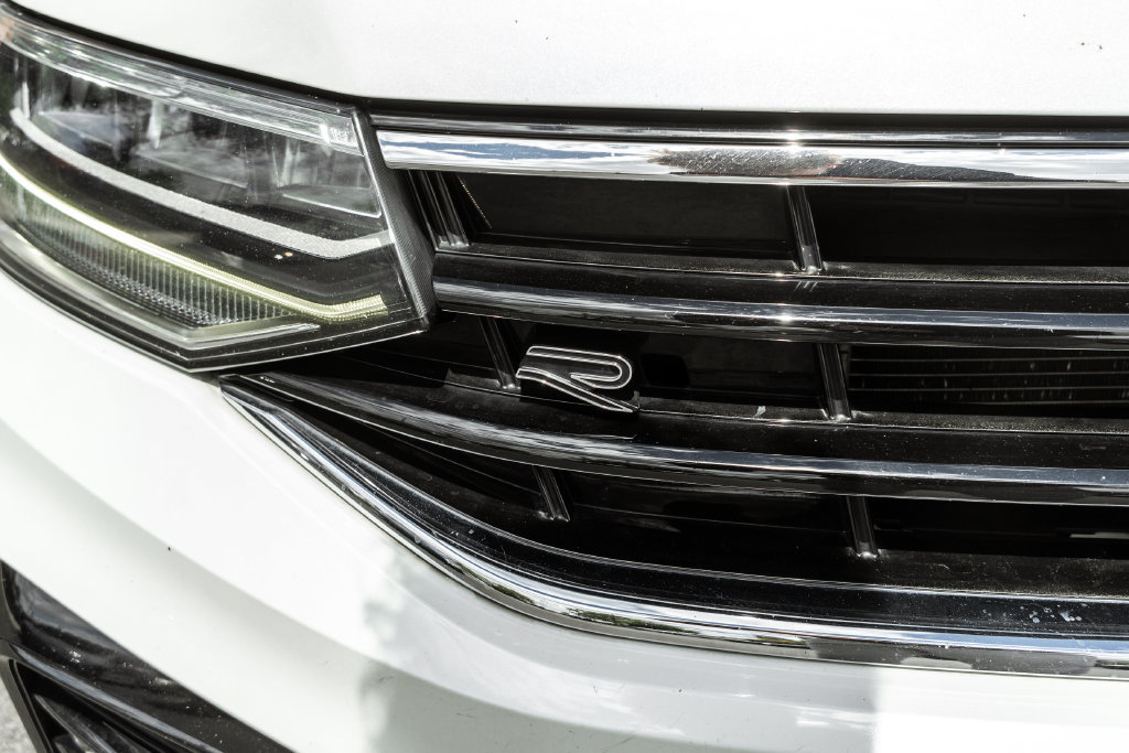 Used 2022 Volkswagen Tiguan SE R-Line AWD/4WD image 35