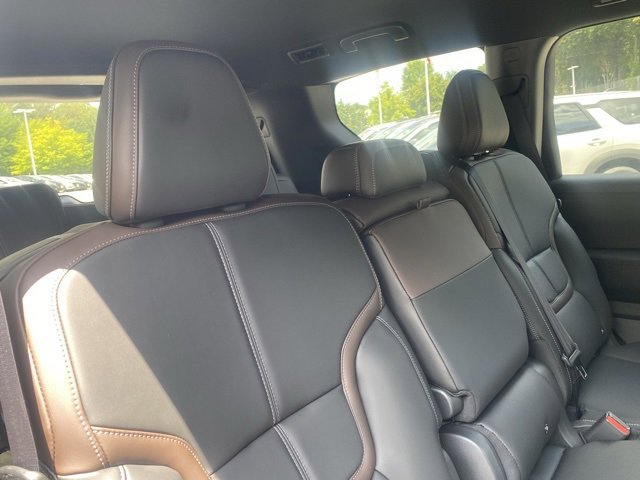 New 2025 Nissan Armada SL image 30