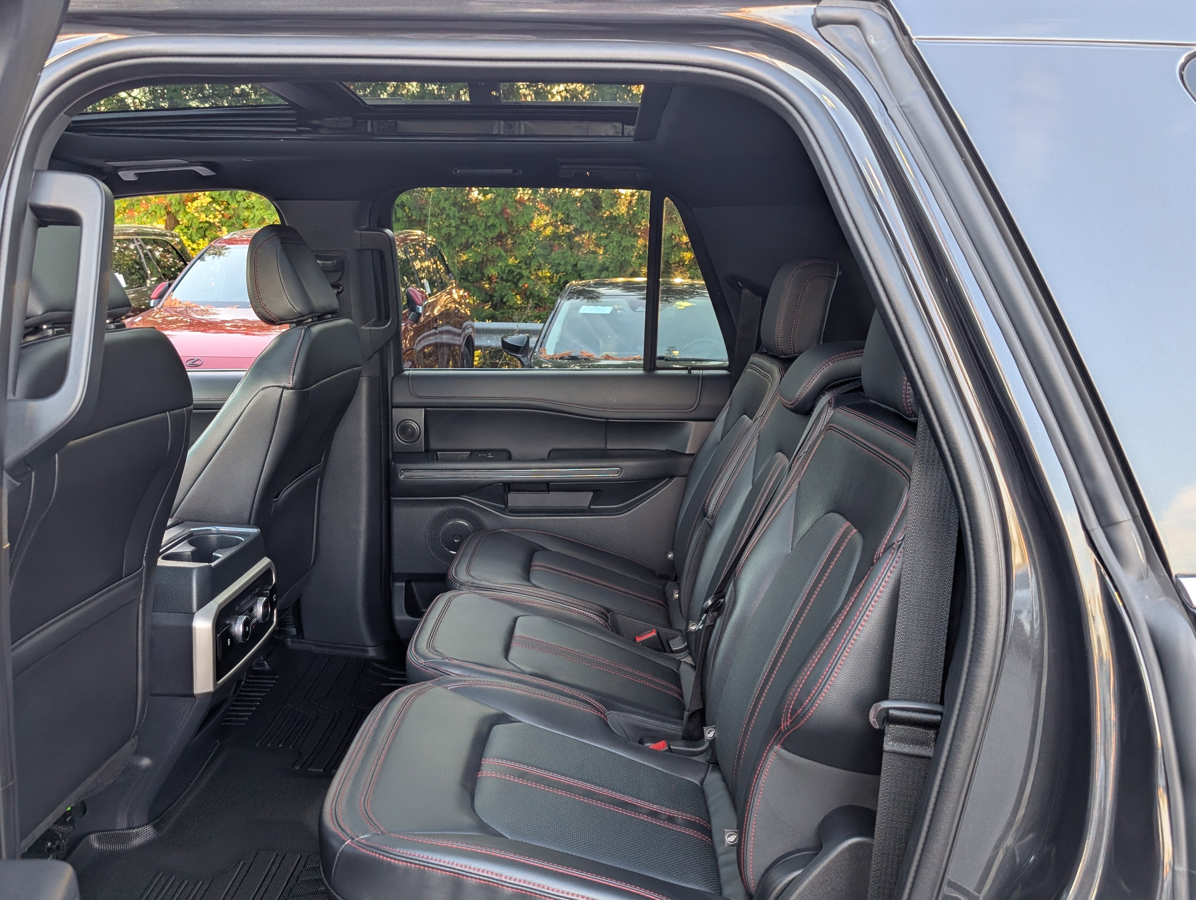 Used 2022 Ford Expedition Max Limited image 16