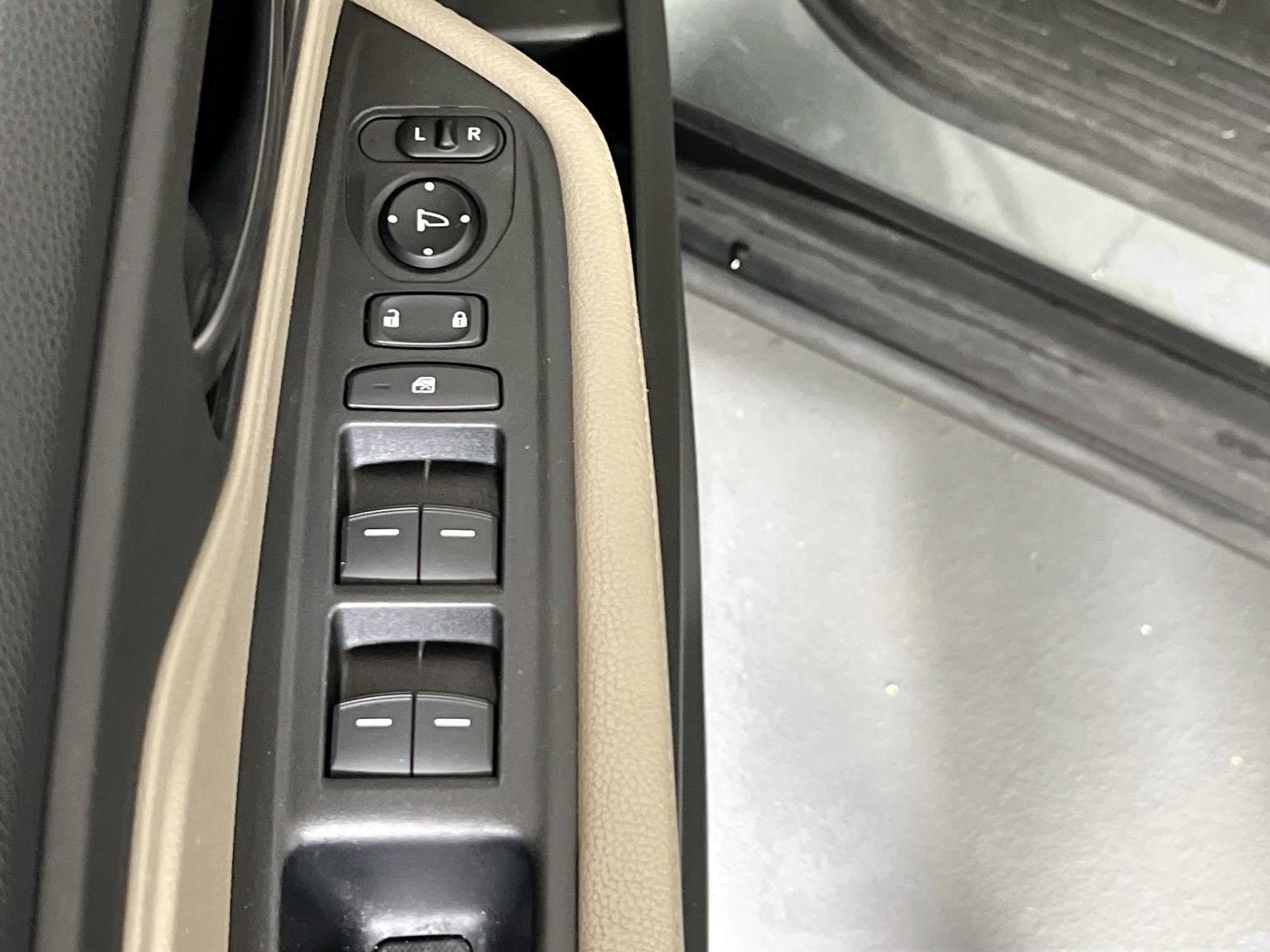 Used 2018 Honda Odyssey EX-L image 17