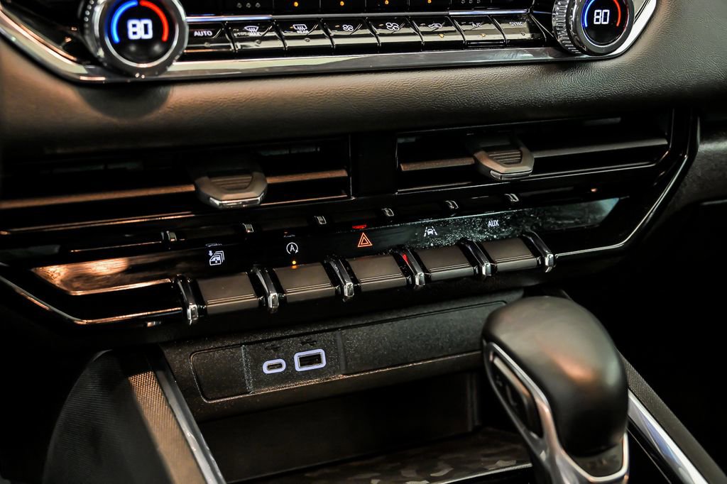 Used 2024 GMC Canyon Elevation w/ Elevation Premium Package AWD/4WD image 22