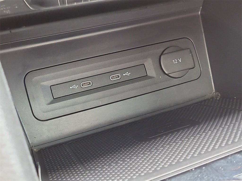 Used 2023 Volkswagen Atlas Cross Sport SE w/ Panoramic Sunroof Package image 26