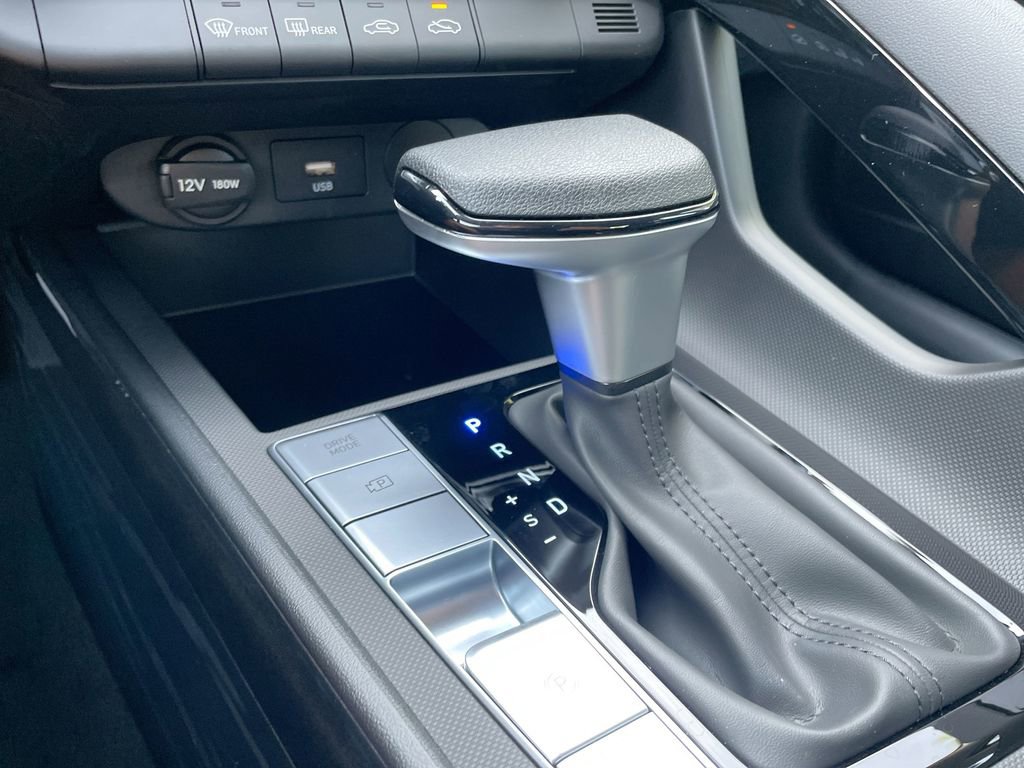 Used 2025 Hyundai Elantra Blue image 45