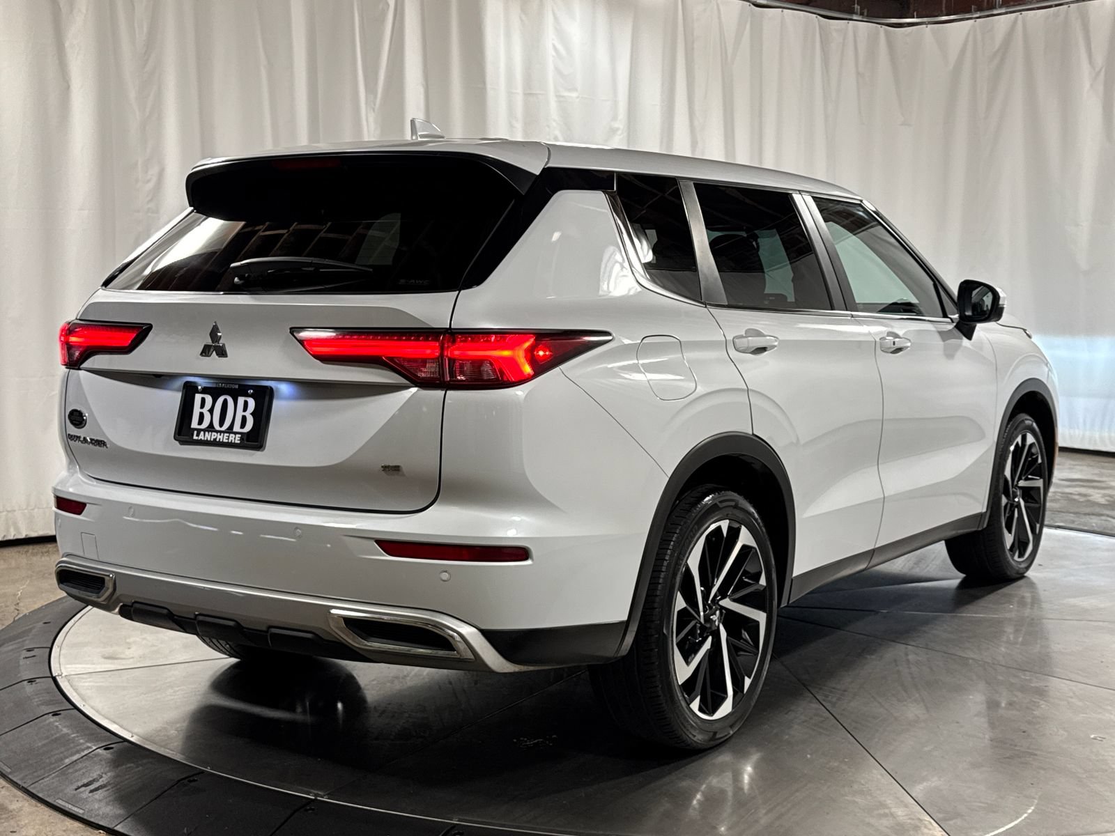 Used 2023 Mitsubishi Outlander SE AWD/4WD image 12