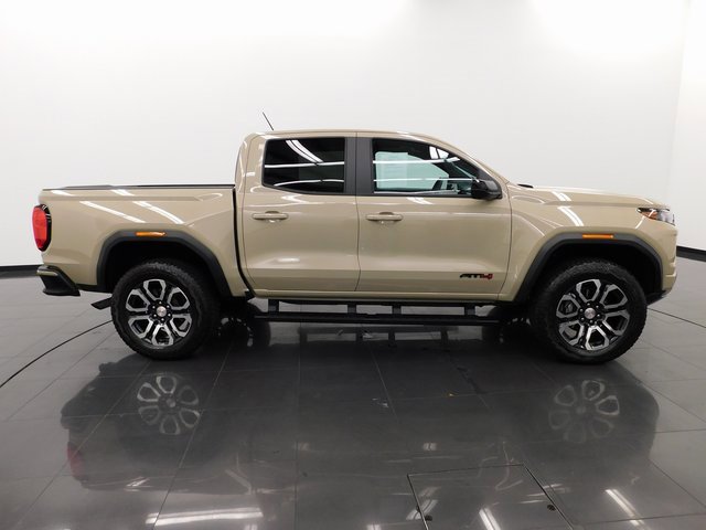 Used 2024 GMC Canyon AT4 w/ AT4 Premium Package image 9