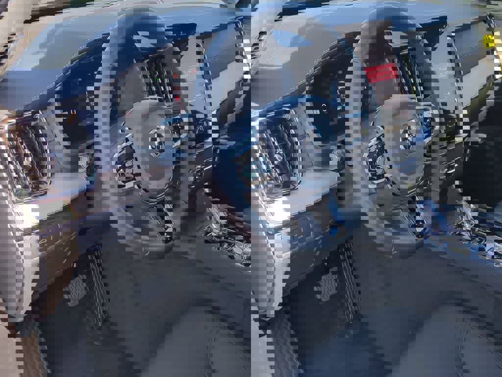 Used 2026 Volvo XC90 B6 Plus w/ Protection Package Premier image 2