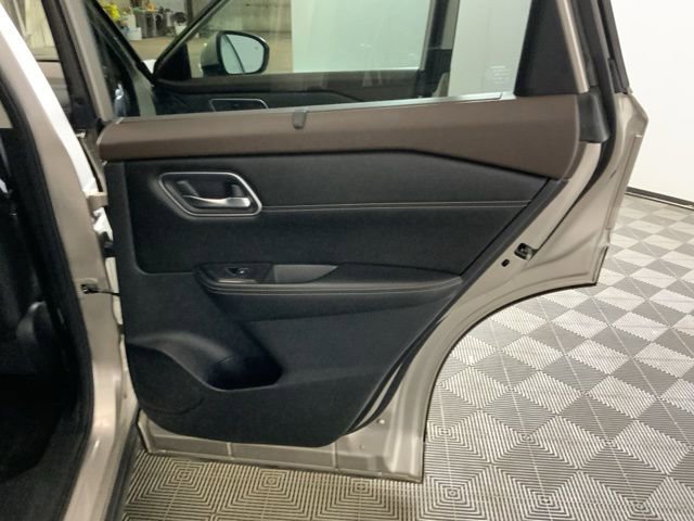 Used 2021 Nissan Rogue SL w/ Premium Package image 30