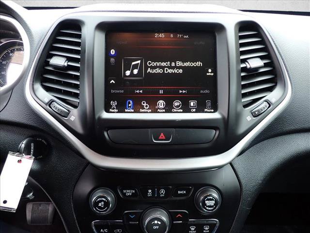 Used 2016 Jeep Cherokee Trailhawk AWD/4WD image 17