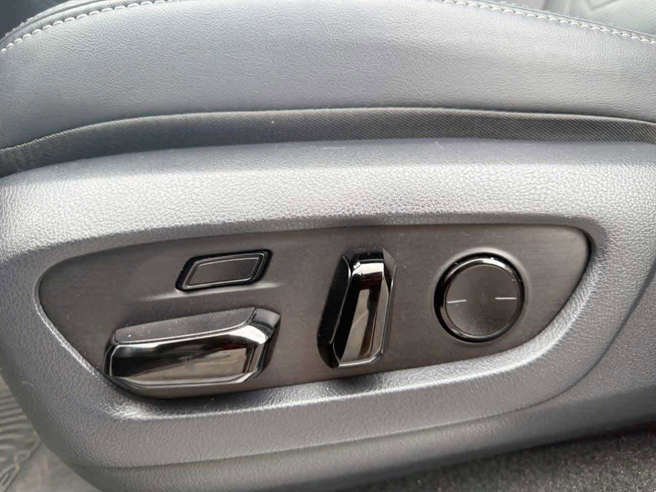 Used 2024 Lexus GX 550 w/ Cold Area Package image 19