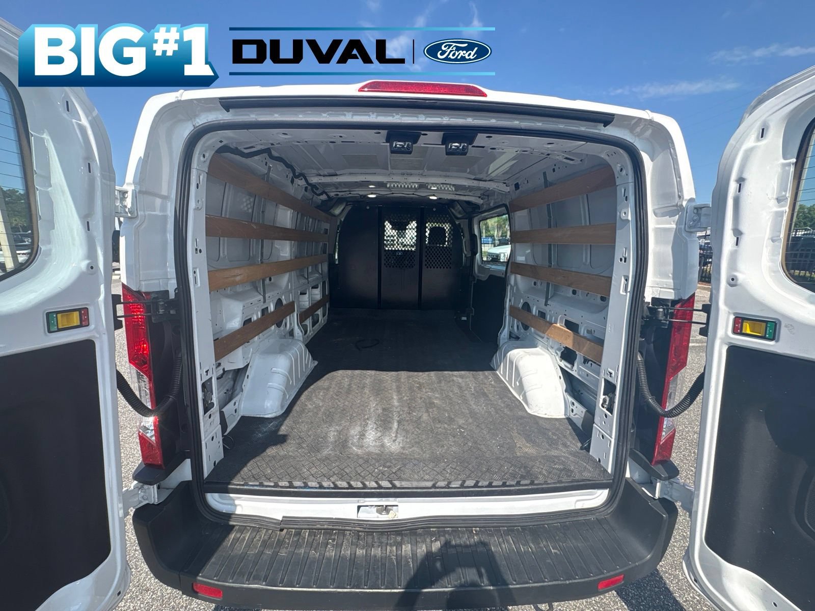 Used 2024 Ford Transit 250 Low Roof w/ Exterior Upgrade Package RWD image 7