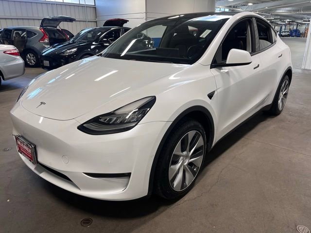 Used 2022 Tesla Model Y Long Range image 7