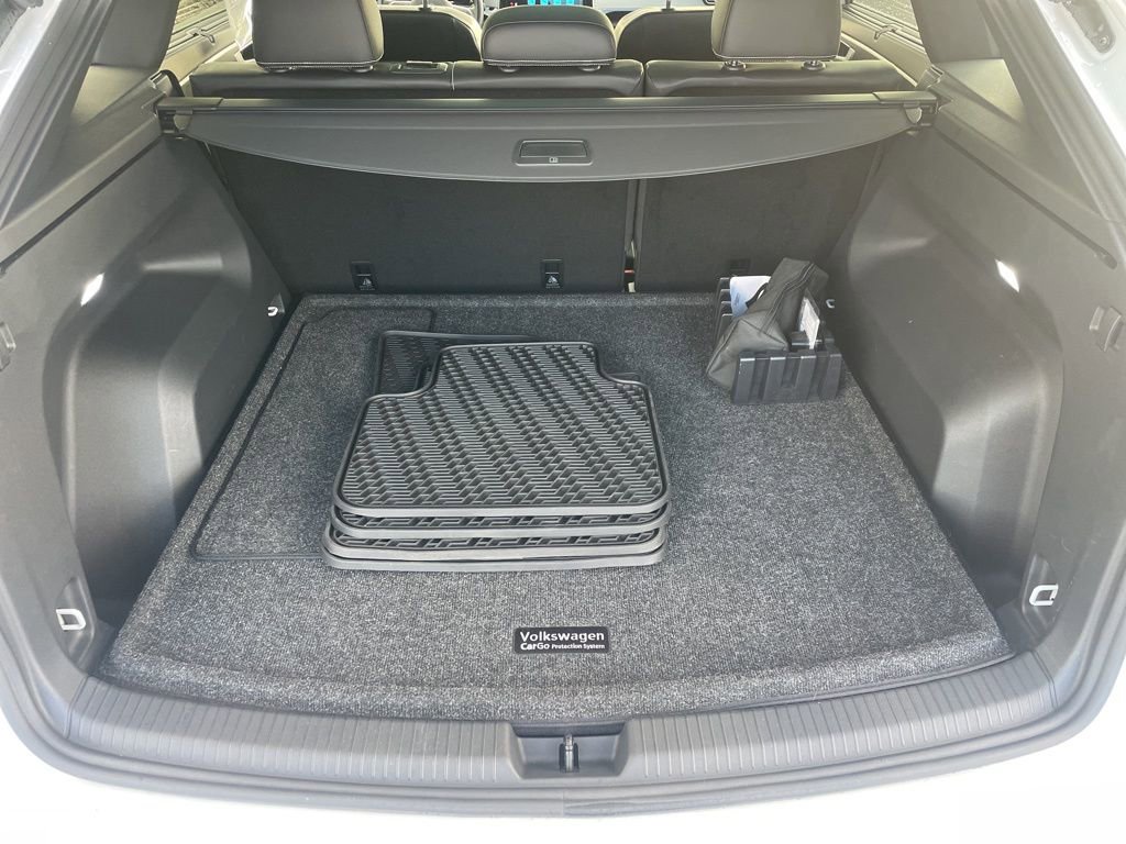 Used 2024 Volkswagen Atlas Cross Sport SEL R-Line image 6