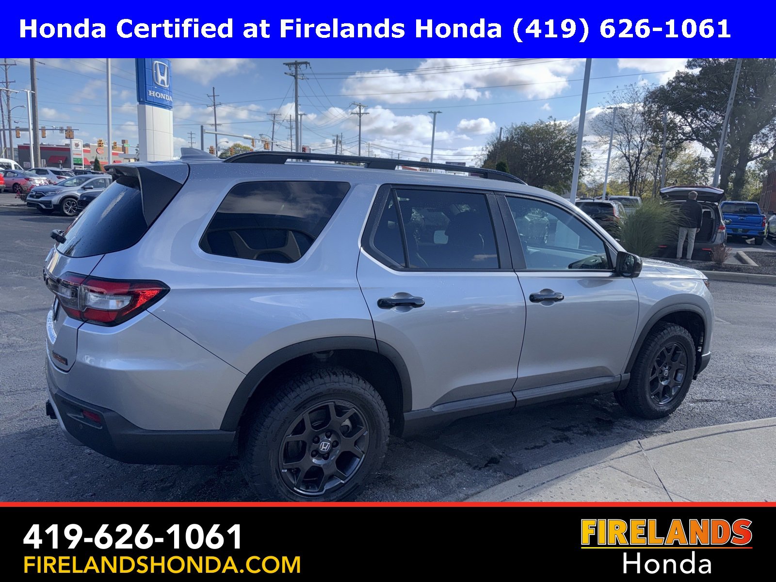 Certified 2025 Honda Pilot TrailSport image 5