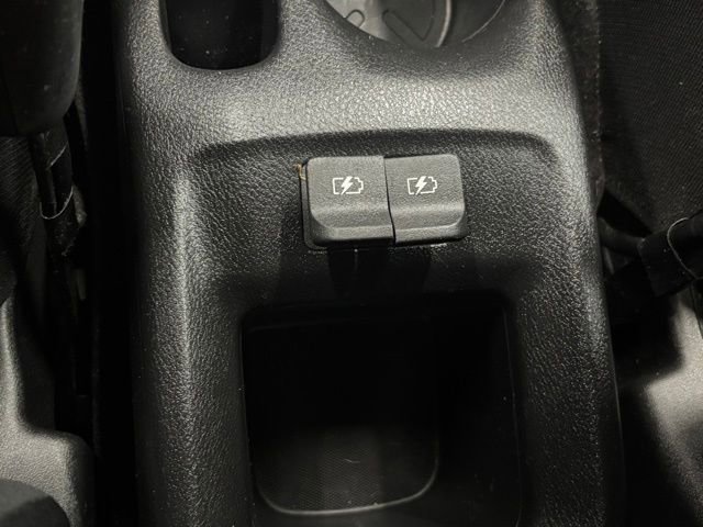 Used 2019 Nissan Kicks SV image 27