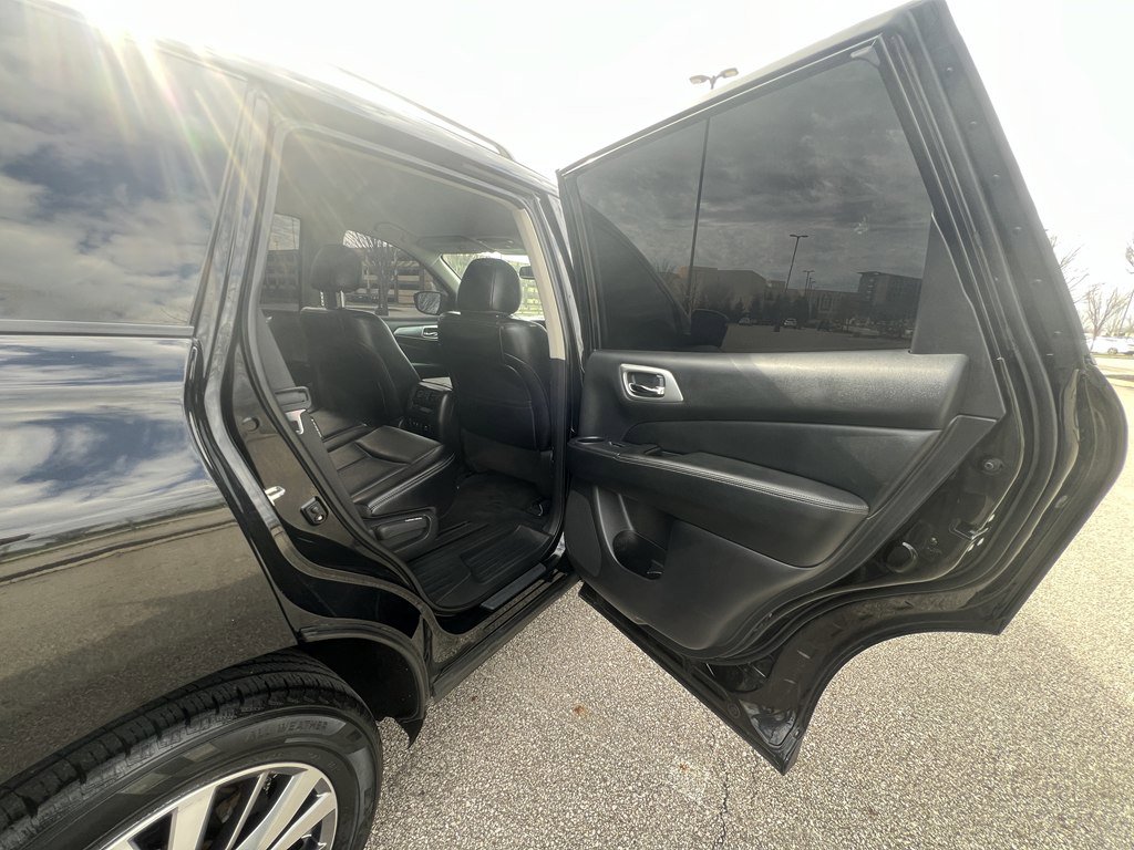 Used 2020 Nissan Pathfinder SL AWD/4WD image 12