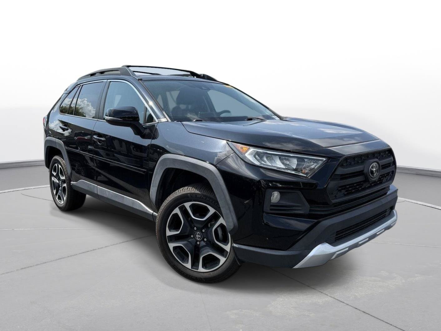 Used 2019 Toyota RAV4 Adventure AWD/4WD image 4