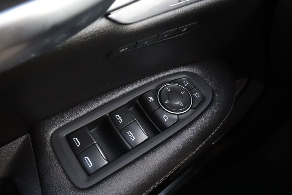 Used 2025 Cadillac XT5 Premium Luxury image 36