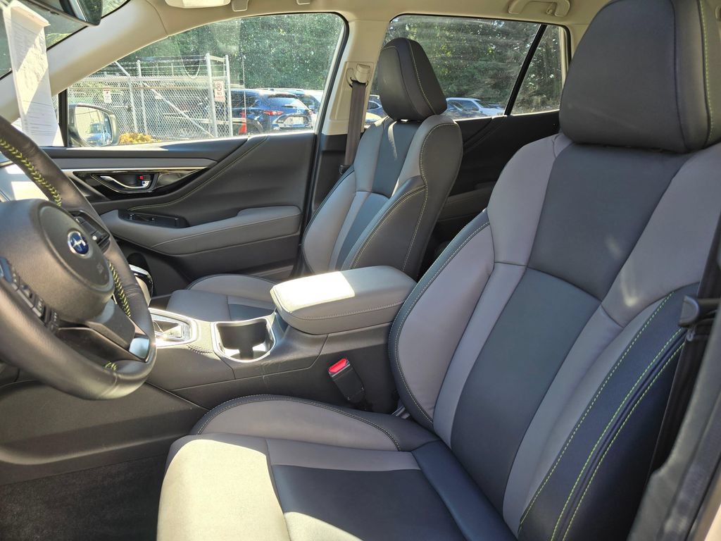 Certified 2025 Subaru Outback Onyx Edition XT AWD/4WD image 12
