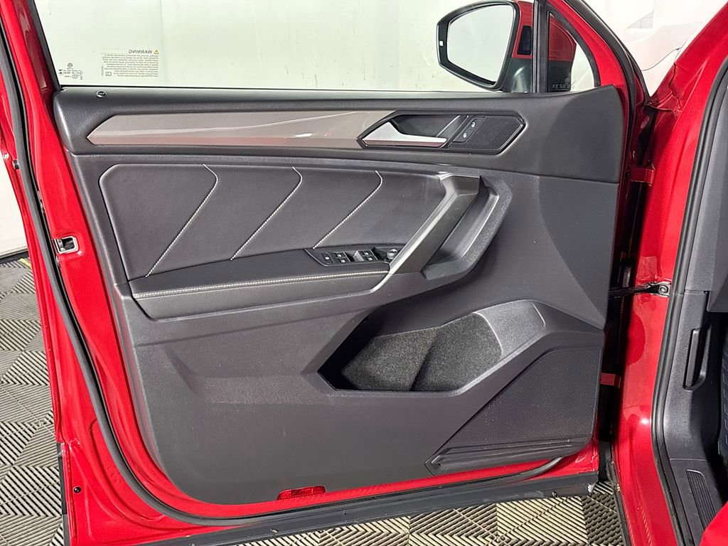 Certified 2023 Volkswagen Tiguan SE image 11