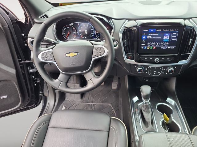 Used 2023 Chevrolet Traverse Premier image 13