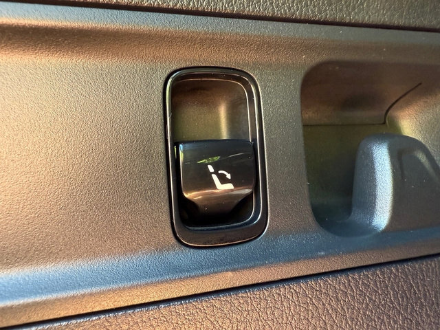 Used 2025 Mercedes-Benz GLC 43 AMG 4MATIC image 21