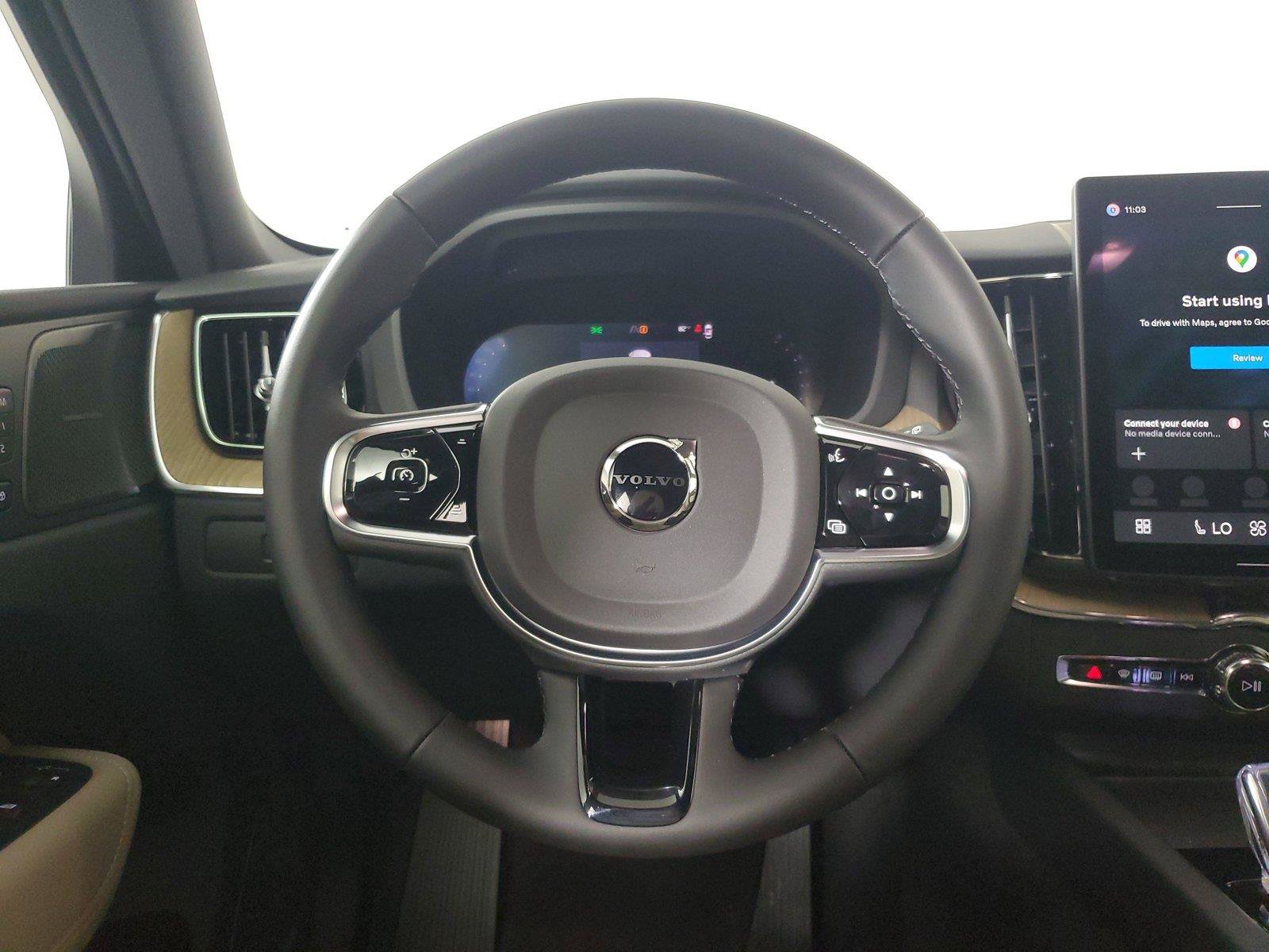 New 2027 Volvo XC60 B5 Plus AWD/4WD image 16