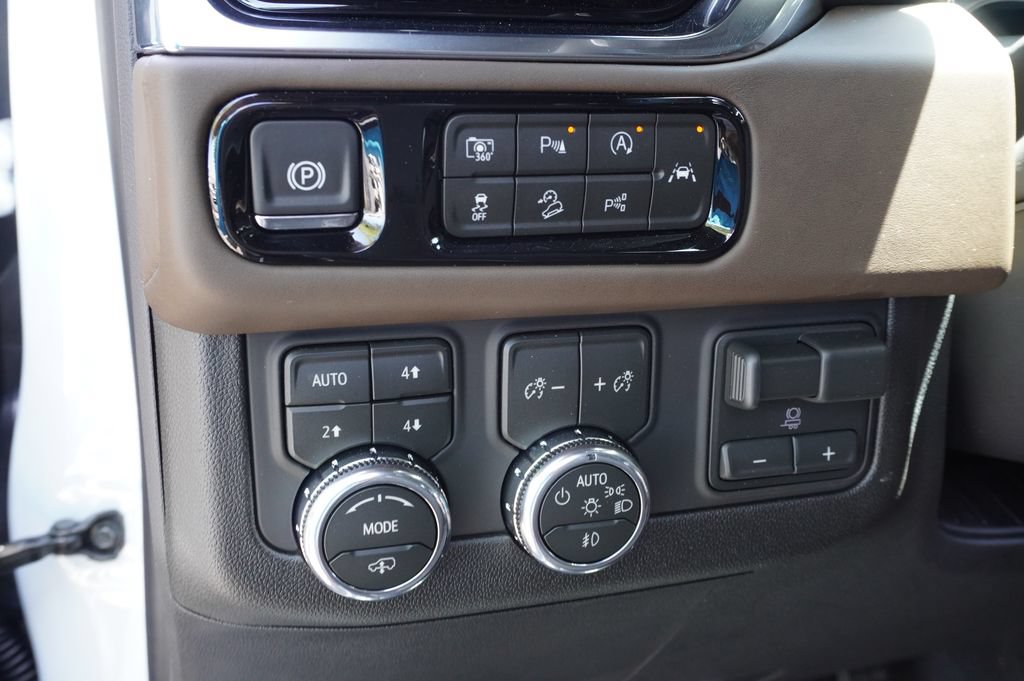 New 2026 GMC Yukon XL Denali Ultimate AWD/4WD image 19